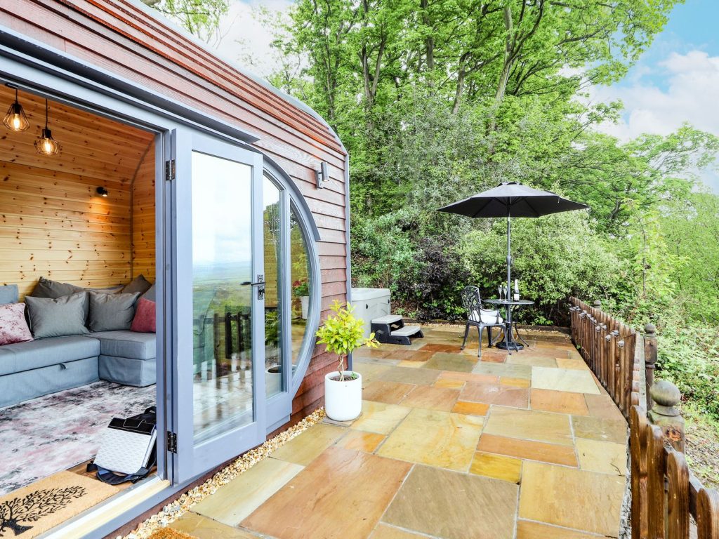 Glamping sites in St Asaph